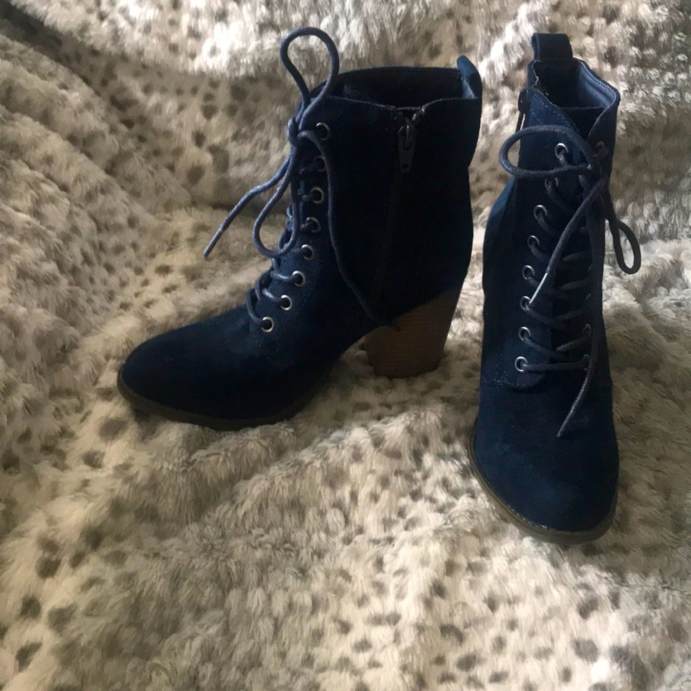 Mossimo navy suede ankle boot